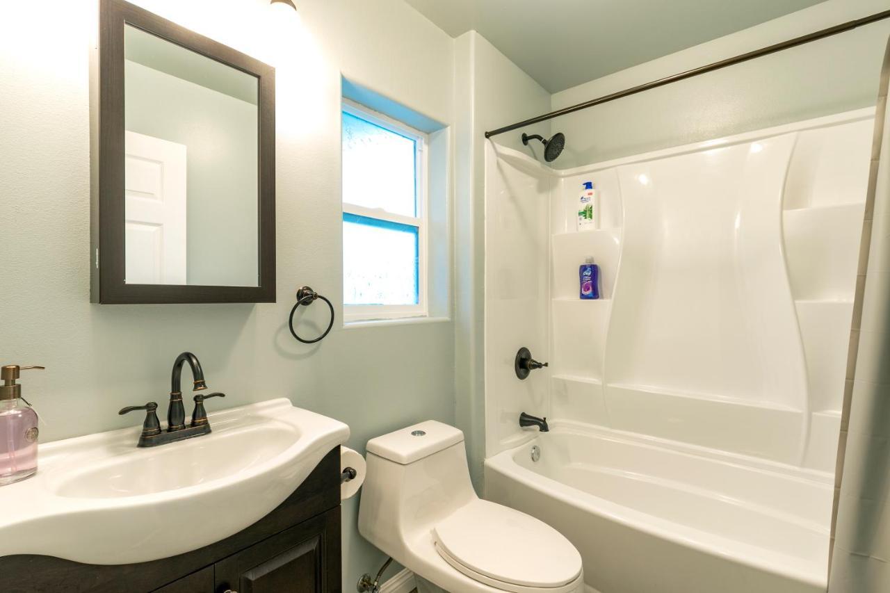 Ocean Breeze Inn Keaau Bagian luar foto