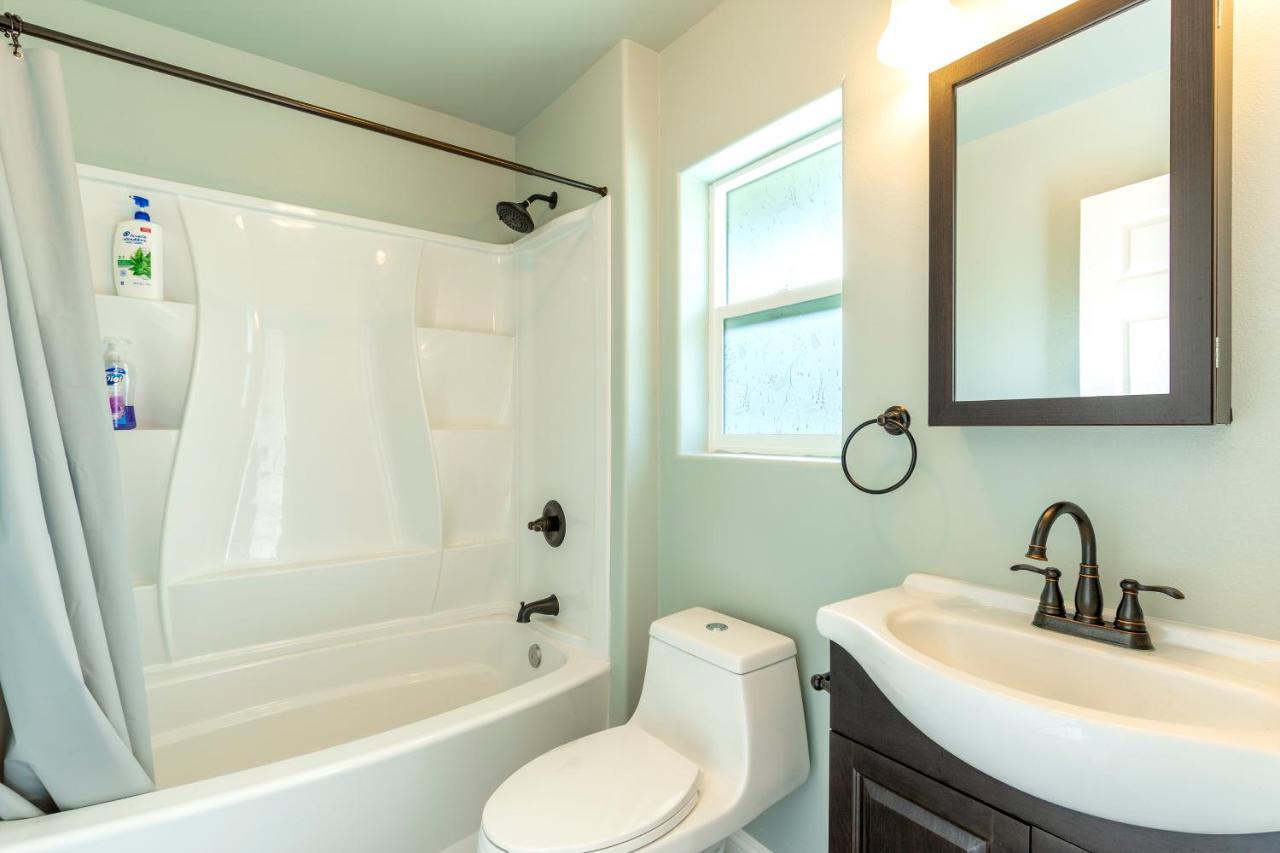 Ocean Breeze Inn Keaau Bagian luar foto
